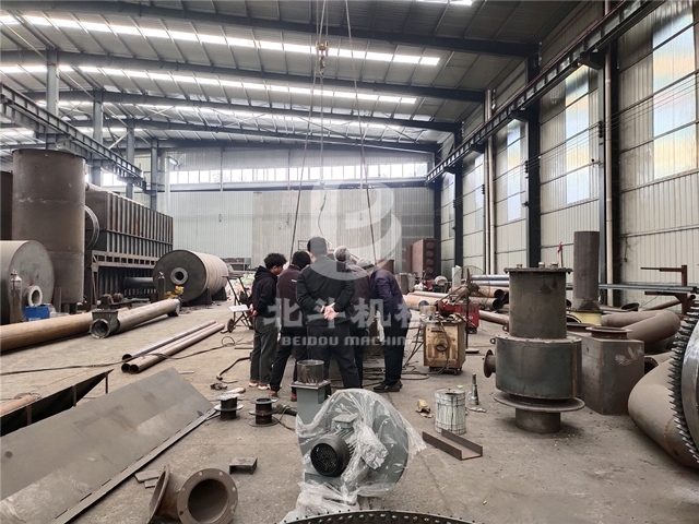 廣東客戶通過這次考察對炭化爐有了更深入、更全面地了解