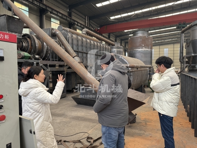 玻利維亞客戶考察北斗機械炭化爐并探索環(huán)保機遇